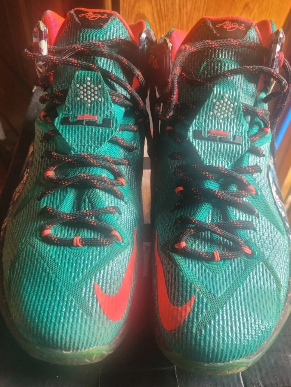 Mens Size 9 - Nike LeBron 12 Christmas Akron Birch